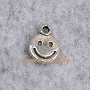 Wholesale smiling face zinc alloy pendant
