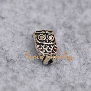 Factory new designed owl shaped zinc alloy pendant 
