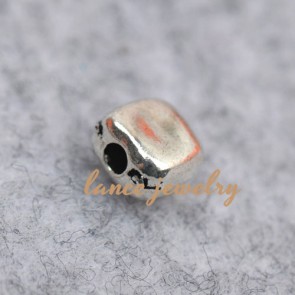 Small size cheap factory 0.04g bead zinc alloy pendant