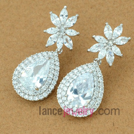 Elegant drop earrings with white color zirconia pendant