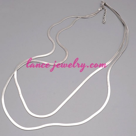 Shiny silver pole-chain necklace