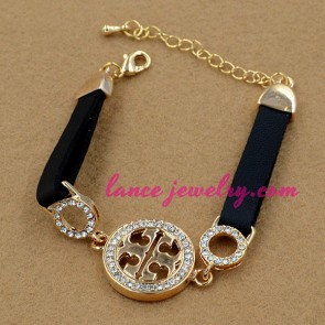 Fashion alloy bracelet with nice rhinestone beads decoration