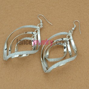 Trendy earrings with big size iron rings with special shape decorated pearl powder
