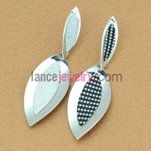 Cool earrings with iron pendant  decorated shiny pearl powder