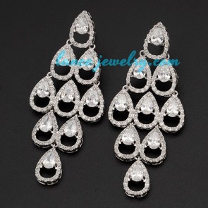 Attractive droplets shape earrings