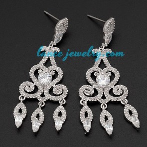 Gorgeous brass alloy earrings decorated with platinum plating