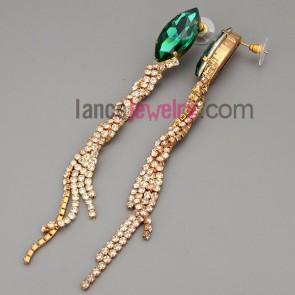 Trendy earrings with green crystal beads decorated brass claw chain pendant with shiny rhinestone 