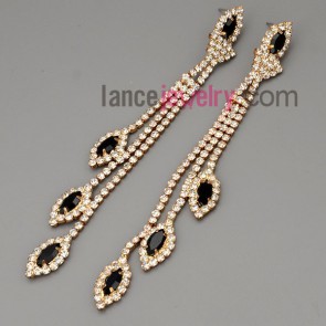 Nice earrings with black crystal beads decorated brass claw chain pendant with shiny rhinestone 