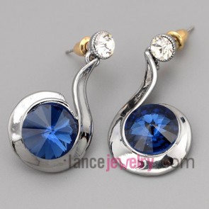 Fashion stud earrings with zinc alloy decorated rhinestone and deep blue crystal