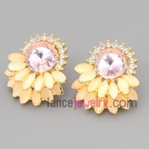 Sweet stud earrings with zinc alloy decorated many rhinestone and pink crystal and cat eyes