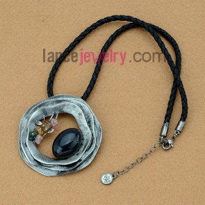 Classic black color stone pendant necklace