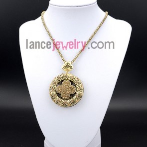 Classic necklace with unique pendant