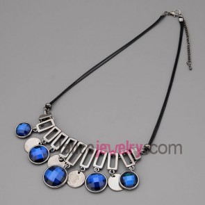Glittering blue crystal decoration necklace