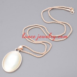 Simple necklace with metal chain & cat eye pendant 
