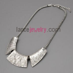 Shiny necklace with silver metal chain & alloy pendant with special shape