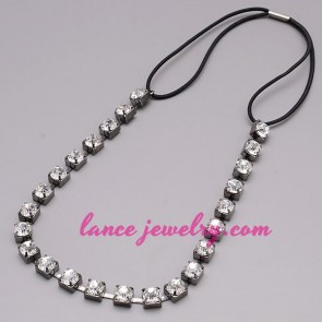 Many same size rhinestone beads design necklace