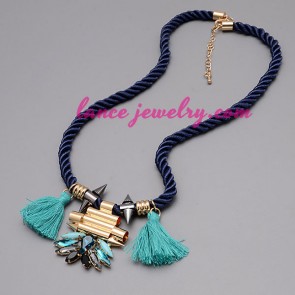 Personality necklace with special shape pendant 