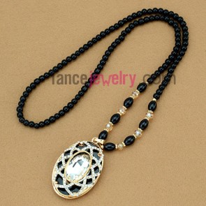Fashion rhinestone & glass ornate pendant necklace