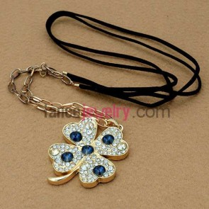 Classic four-leaved clover decoration sweater chain necklace