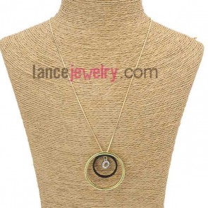 Popular sweater chain with alloy circle pendant