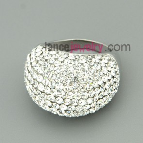 Glitterings white color rhinestone decorated alloy rings