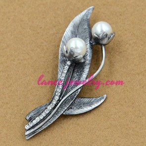 Nice rhinestone beads decoration brooch