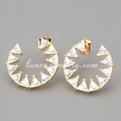 Mignon earrings with shiny cubic zirconia in the special shape