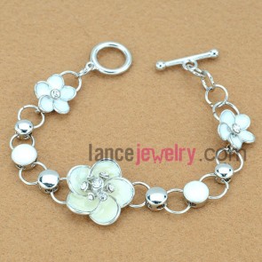 Sweet flower model decoration bracelet