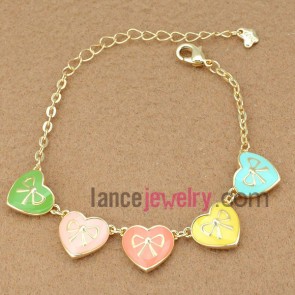 Simple alloy chain link bracelet with heart-shaped decoration