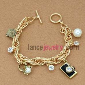 Classical rhinestone and a ring model decoration bracelet