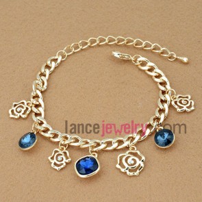 Delicate alloy bracelet with crystal decoration