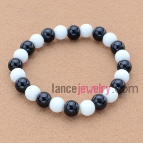 Classic white and black color match bead bracelet.