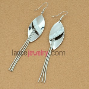 Simple earrings with iron pendant decorated shiny pearl powder 
