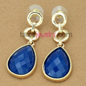 A blue drop decorated earrings