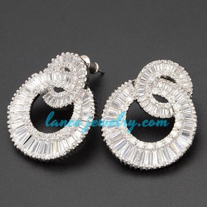 Delicate circular shape earrings with cubic zirconia decoration