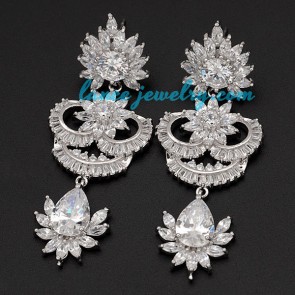 Delicate cubic zirconia decoration earrings with flower shape design