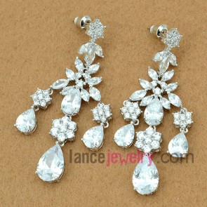 Sweet earrings with copper alloy pendant decorated transparent cubic zirconia with cute flower shape 
