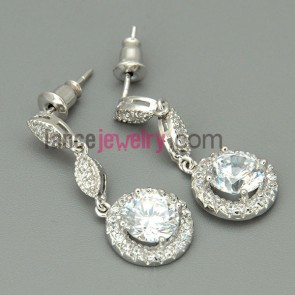 Nice drop earrings with zirconia decorated