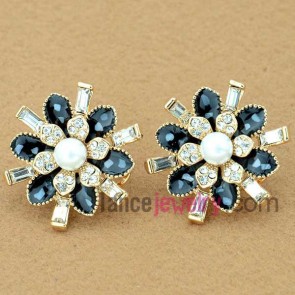 Elegant series earrings decorated with lovely blue flower