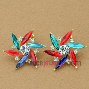 Colorful crystal decorated flower earrings