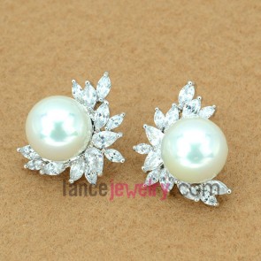Elegant stud earrings with copper alloy  decorated transparent cubic zirconia and pearl