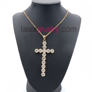 Gorgeous necklace with cross pendant