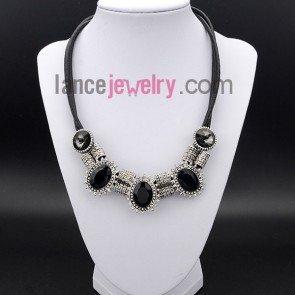 Classic dark color rhinestone beads decorated necklace