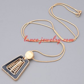 Nice necklace with metal chain & trapezoid pendant 