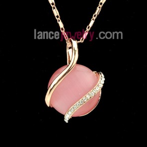 Elegant pink color cat eye pendant necklace