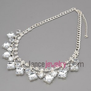 Shiny necklace with silver metal chain & alloy part decorate rhinestone and crystal with different size quadrangle model