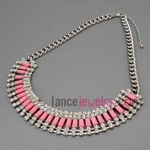 Sweet necklace with silver metal chain & alloy part decorate shiny rhinestone and pink resin
