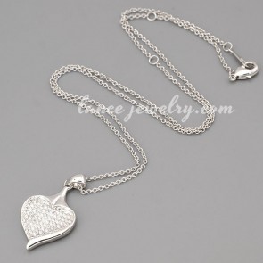 Sweet metal chain & heart  pendant decorated necklace 