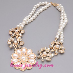 Charming flower model pendant decorated necklace