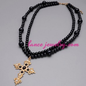 Black beads & cross model decorated necklace